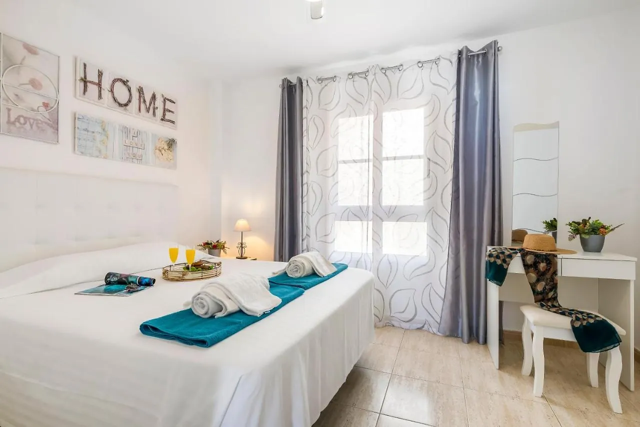 1314 Fabulous 2 Bedroom Accommodation Roof Terrace カジャオ・サルバヘ スペイン
