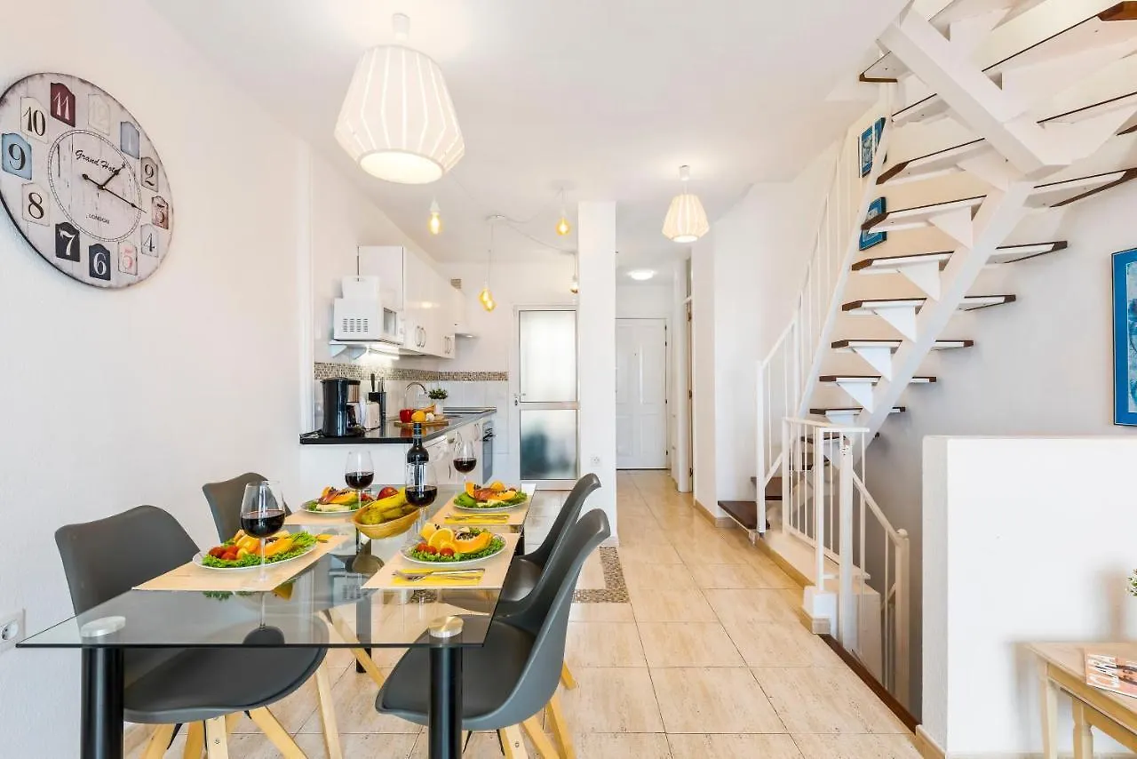 1314 Fabulous 2 Bedroom Accommodation Roof Terrace カジャオ・サルバヘ スペイン